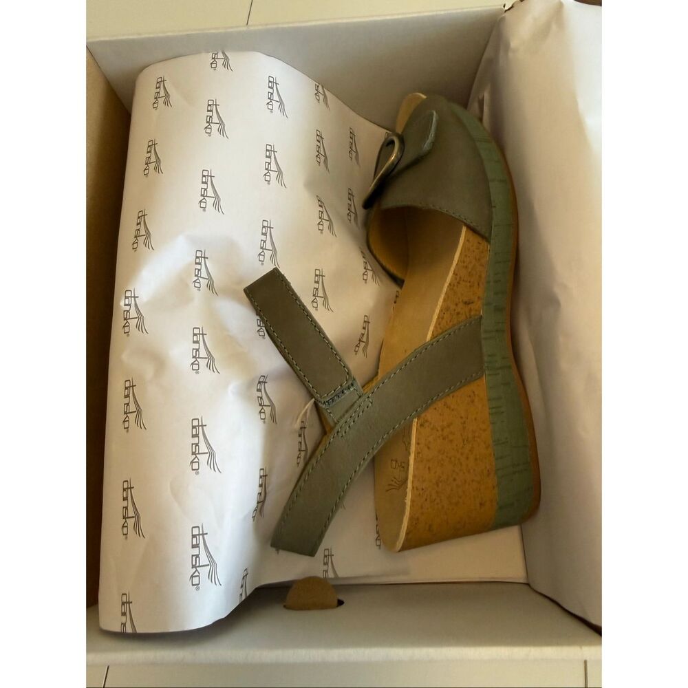 Dansko Stella Wedge Sandal in Sage Nubuck Size 9(40) Retro, Timeless, Romantic - Picture 12 of 12